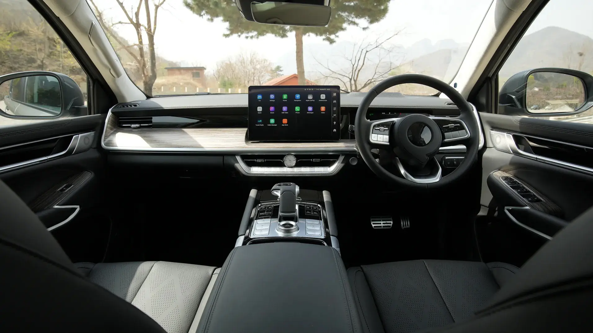 2025-gwm-cannon-alpha-interior-2-car-back-catalogue